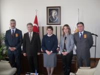 AYŞENUR BAHÇEKAPILIYI ZİYARET