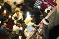 HUTBEDE I-PAD KULLANAN İMAM